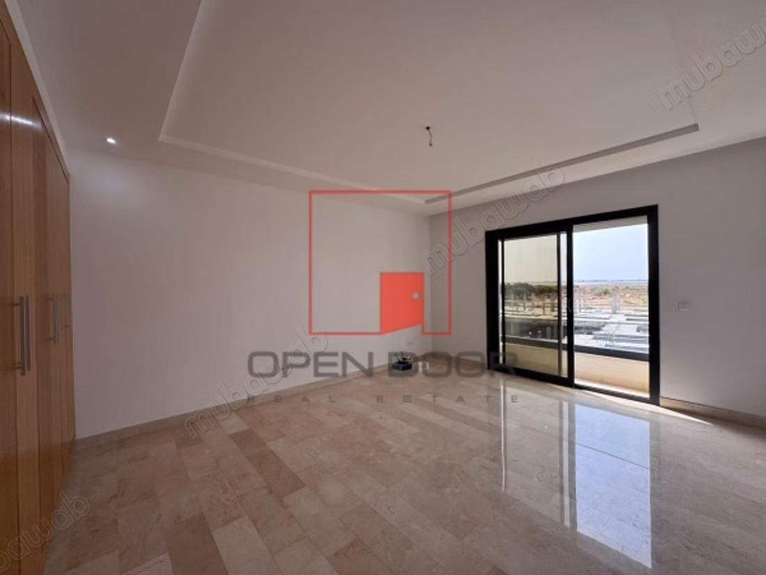 À louer – villa s5 avec jardin a gammarth