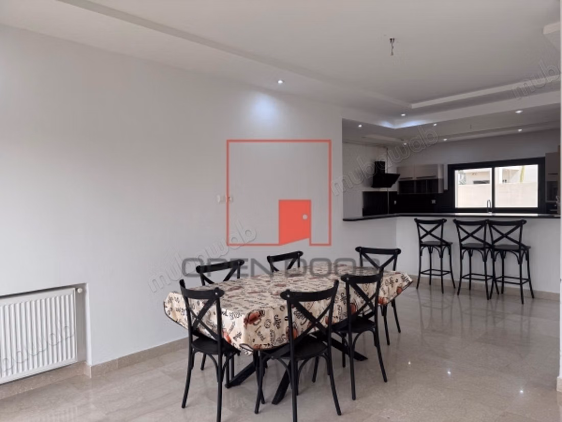 À louer – villa s5 avec jardin a gammarth