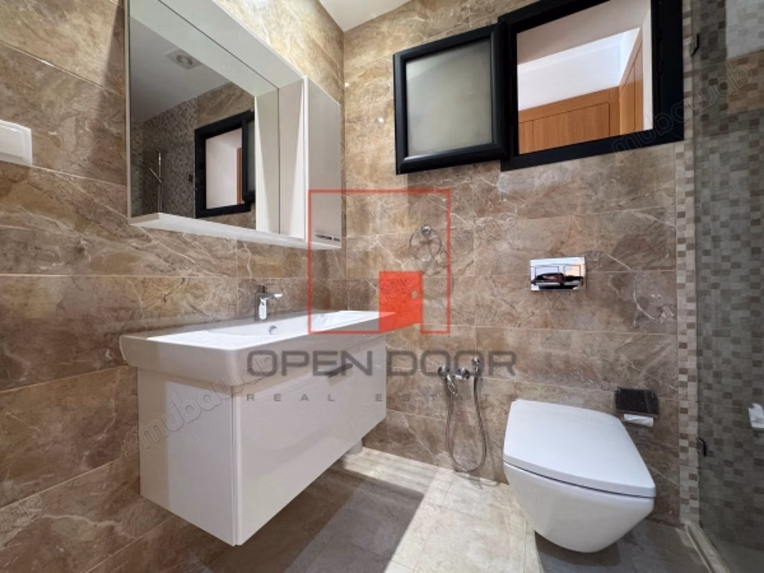 À louer – villa s5 avec jardin a gammarth