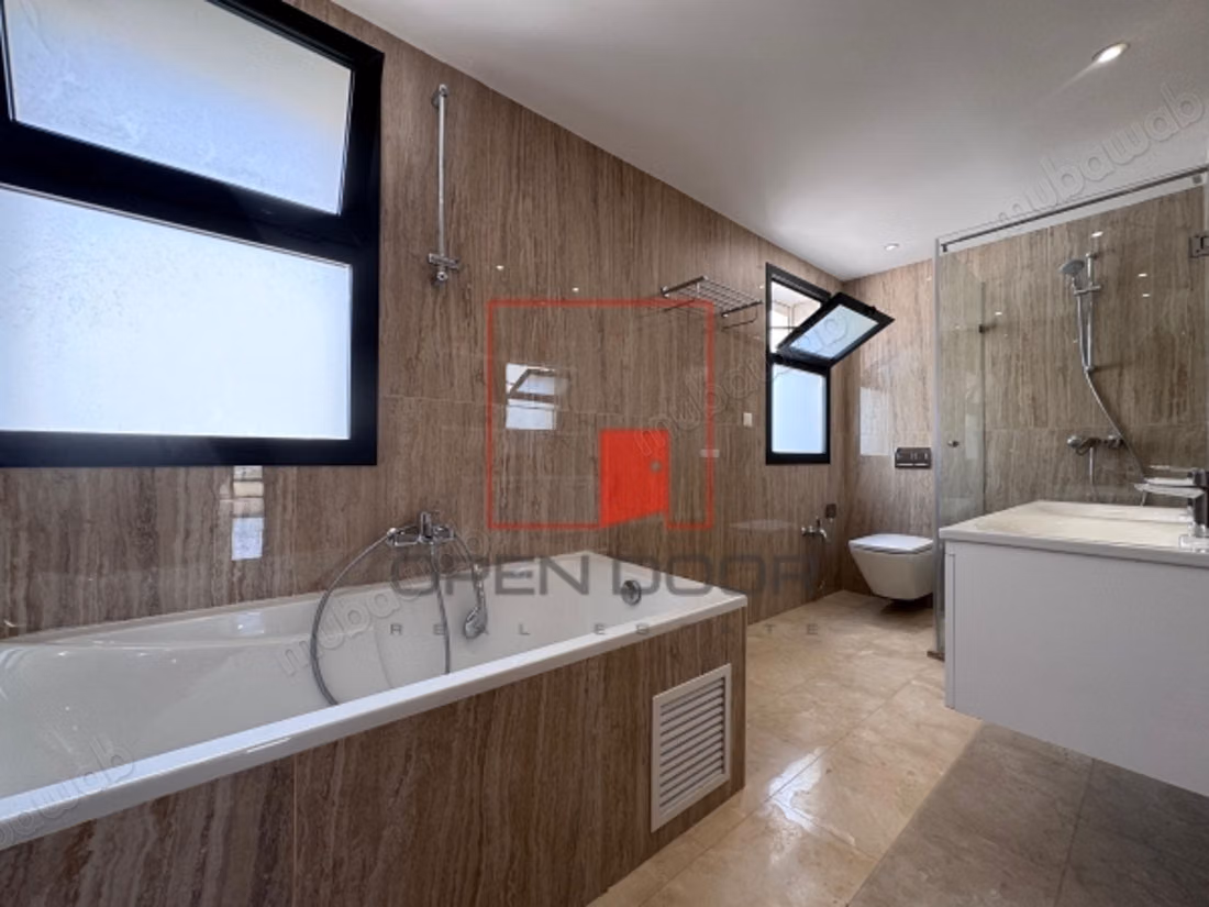 À louer – villa s5 avec jardin a gammarth