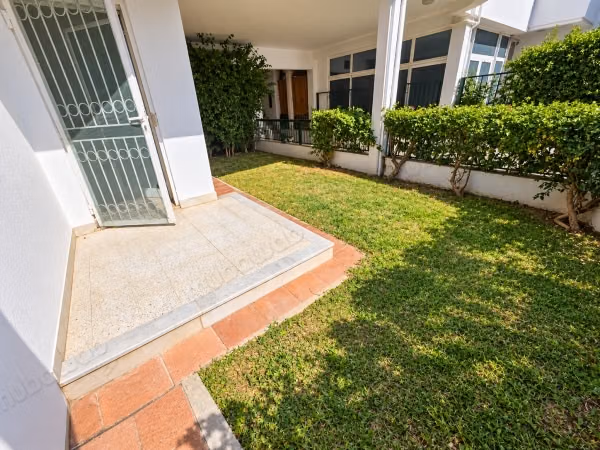 S2 avec Jardin à Vendre à Gammarth