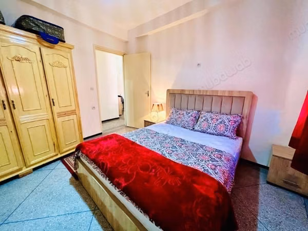 Location d'un appartement à Béni Mellal.
Surface de 100 m².
Télévision