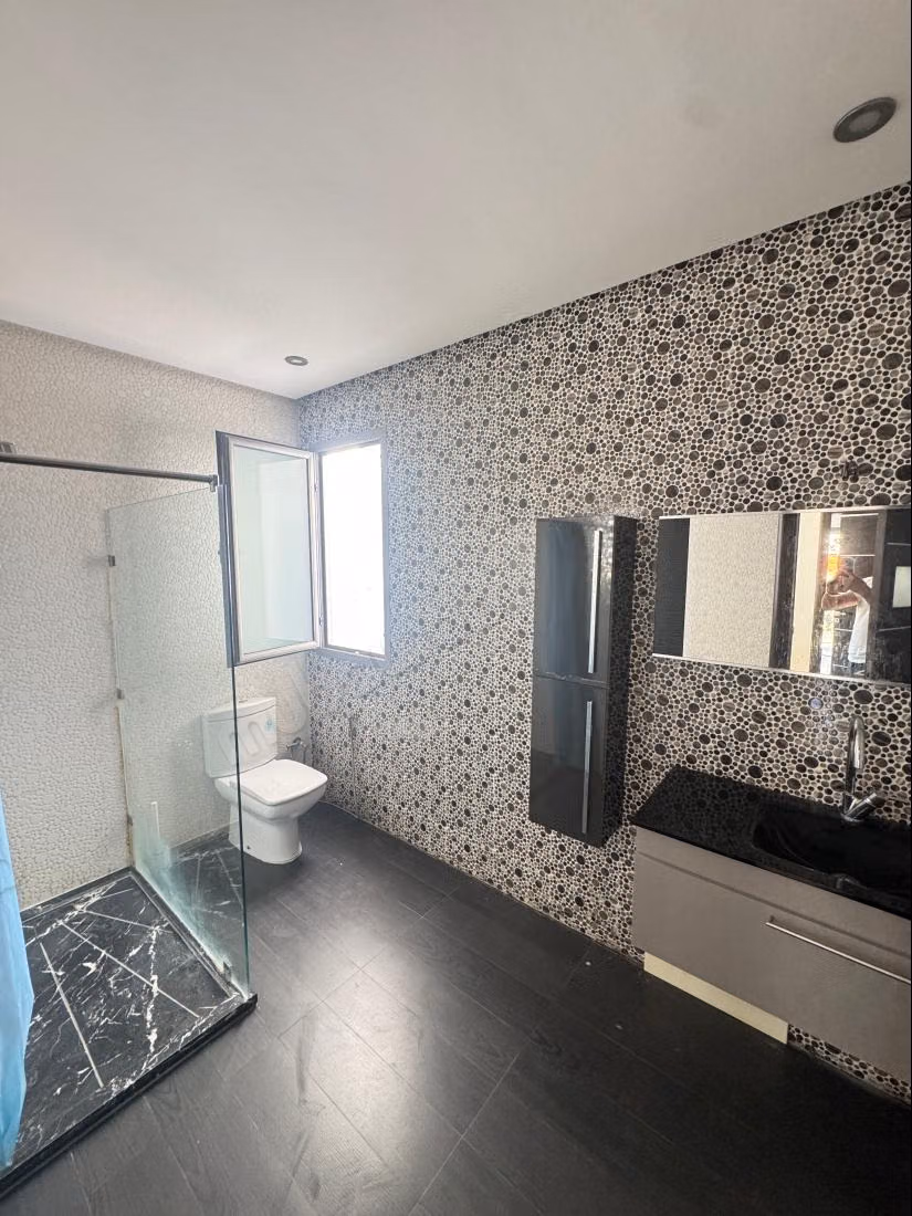 Magnificent villa for rent in Riyad. 8 large rooms. Terrace and garden