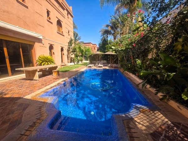 Villa de charme avec piscine beau jardin à Targa