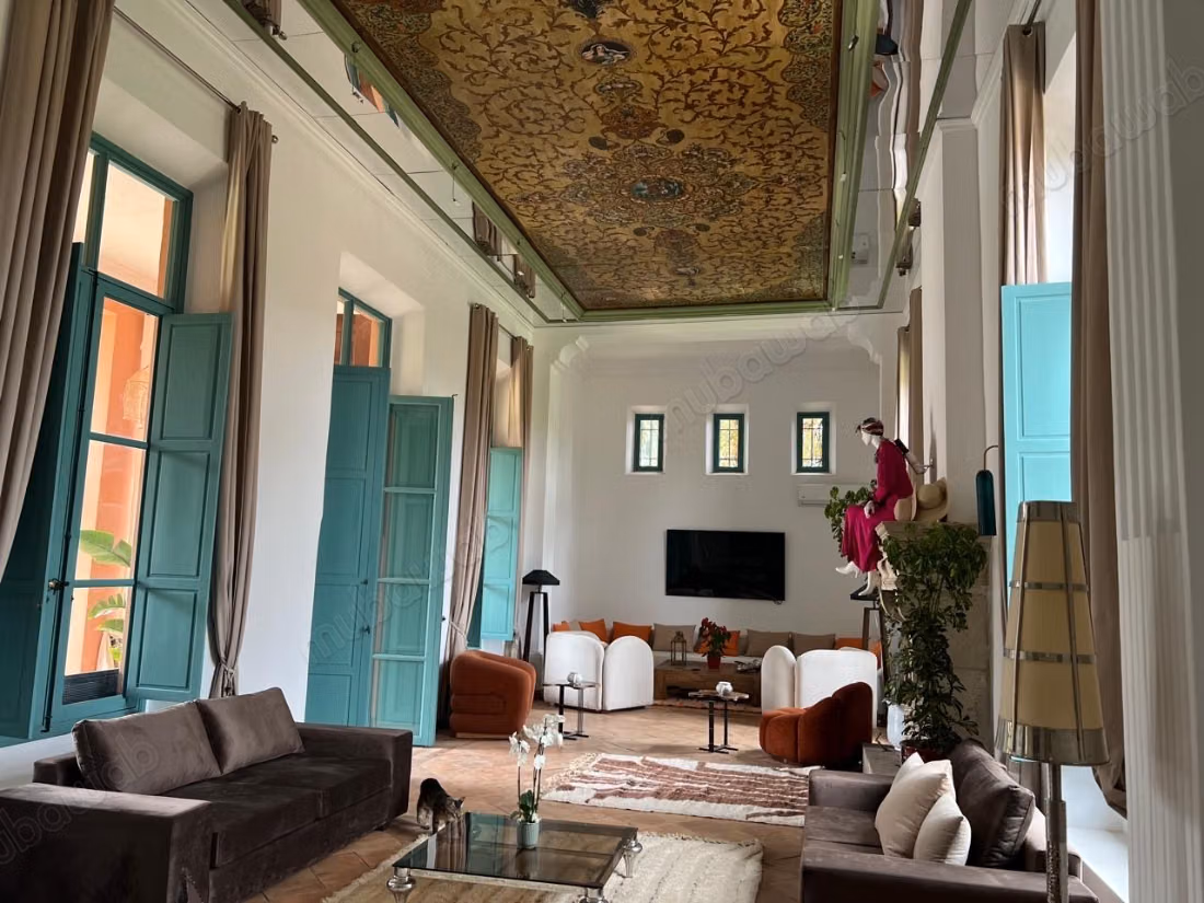 Villa Charles Boccara for sale, 9 Suites, Pool