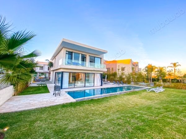 Te koop, villa aan de golf – Marrakech