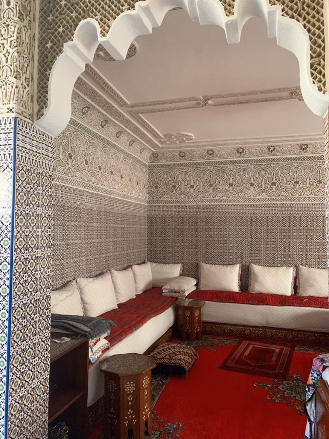 For sale apartment in Bin Lamdoun. Area 114 m². Terrace