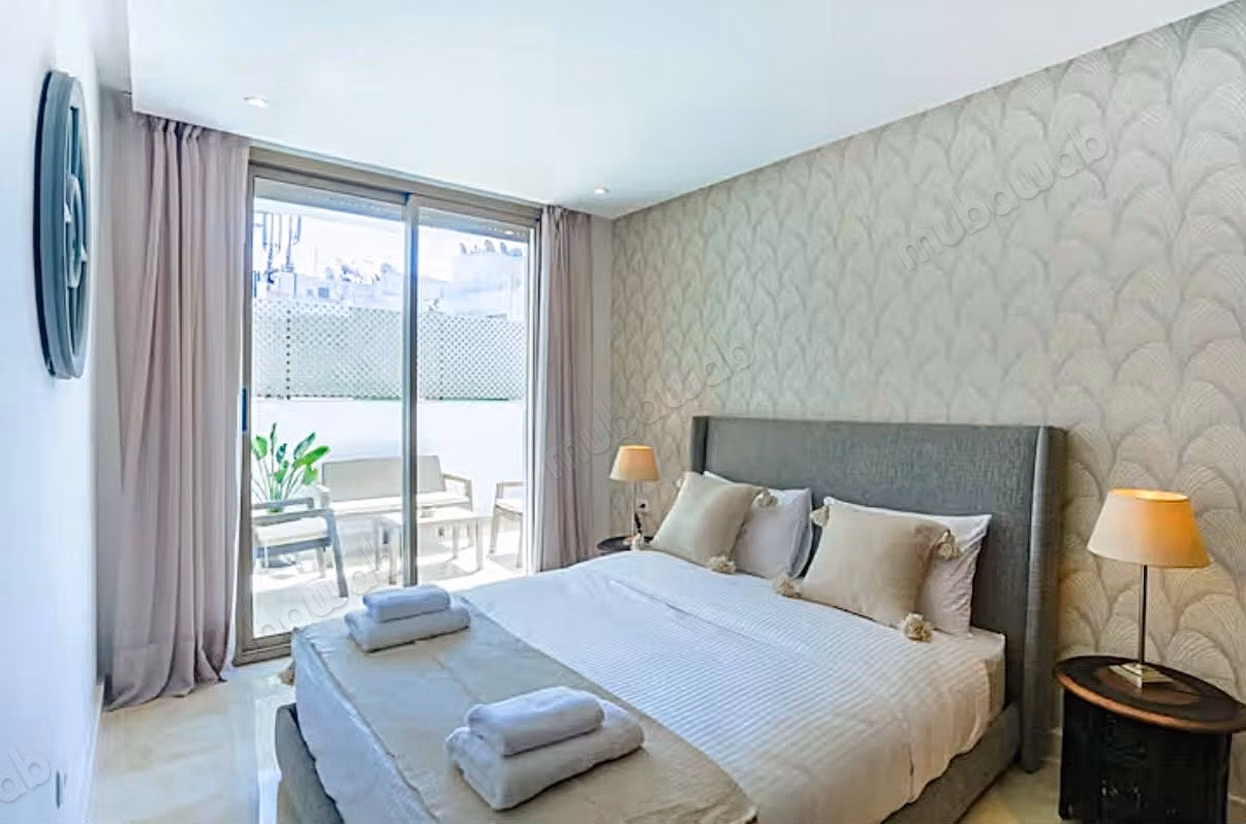 Studio with Terrace Burgundy West