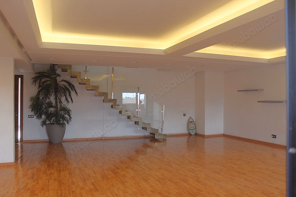 Grand duplex a Louer Vide proche de Victor HUGO