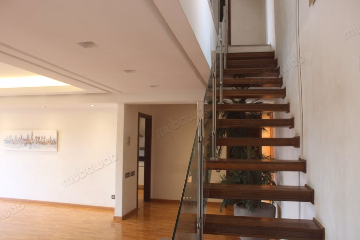 Grand duplex a Louer Vide proche de Victor HUGO
