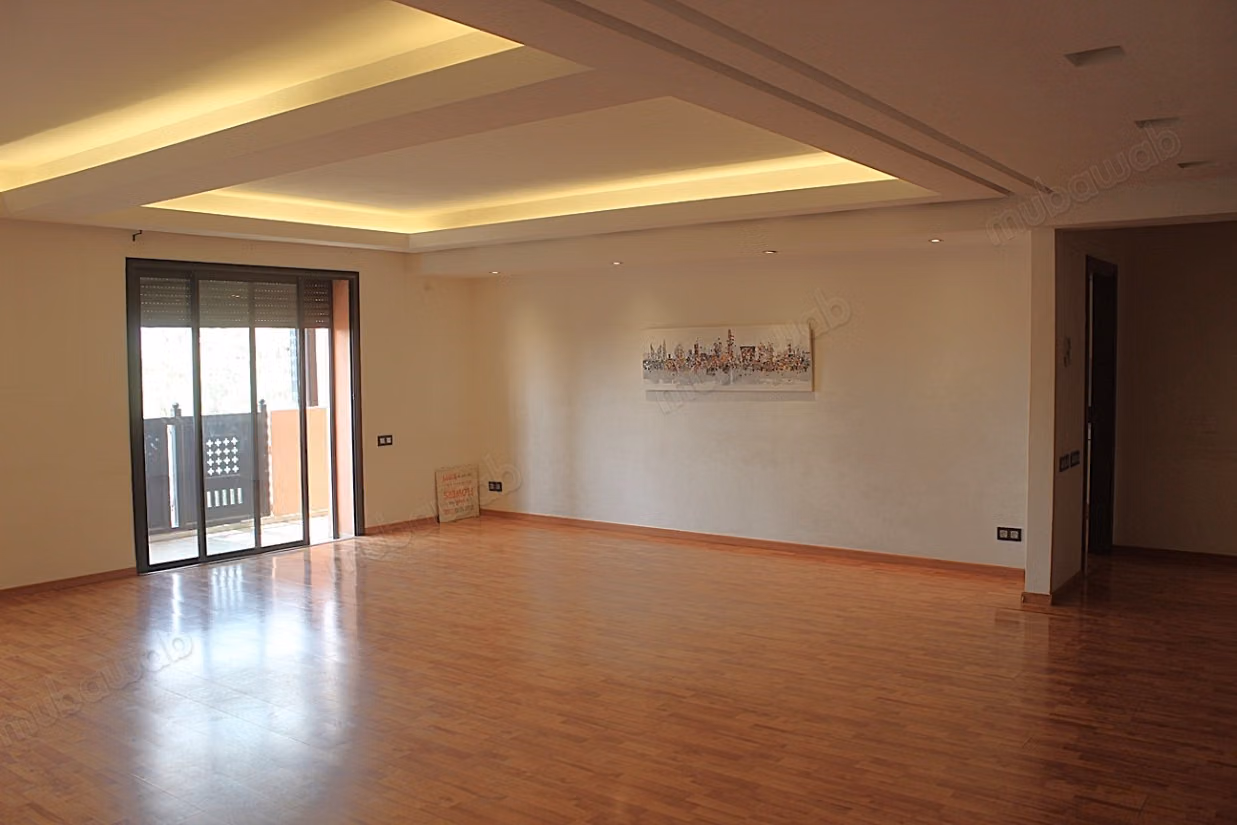 Grand duplex a Louer Vide proche de Victor HUGO