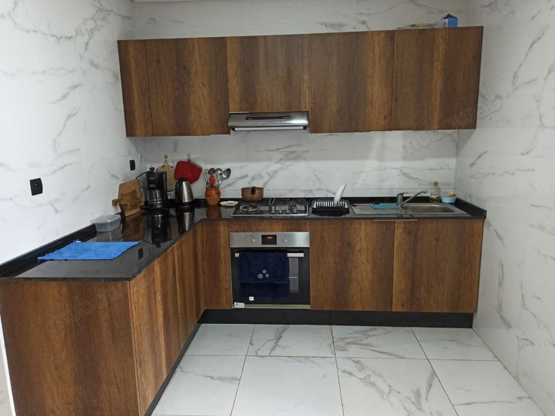 Location d'un appartement à Harhoura. 4 pièces confortables. Meublé