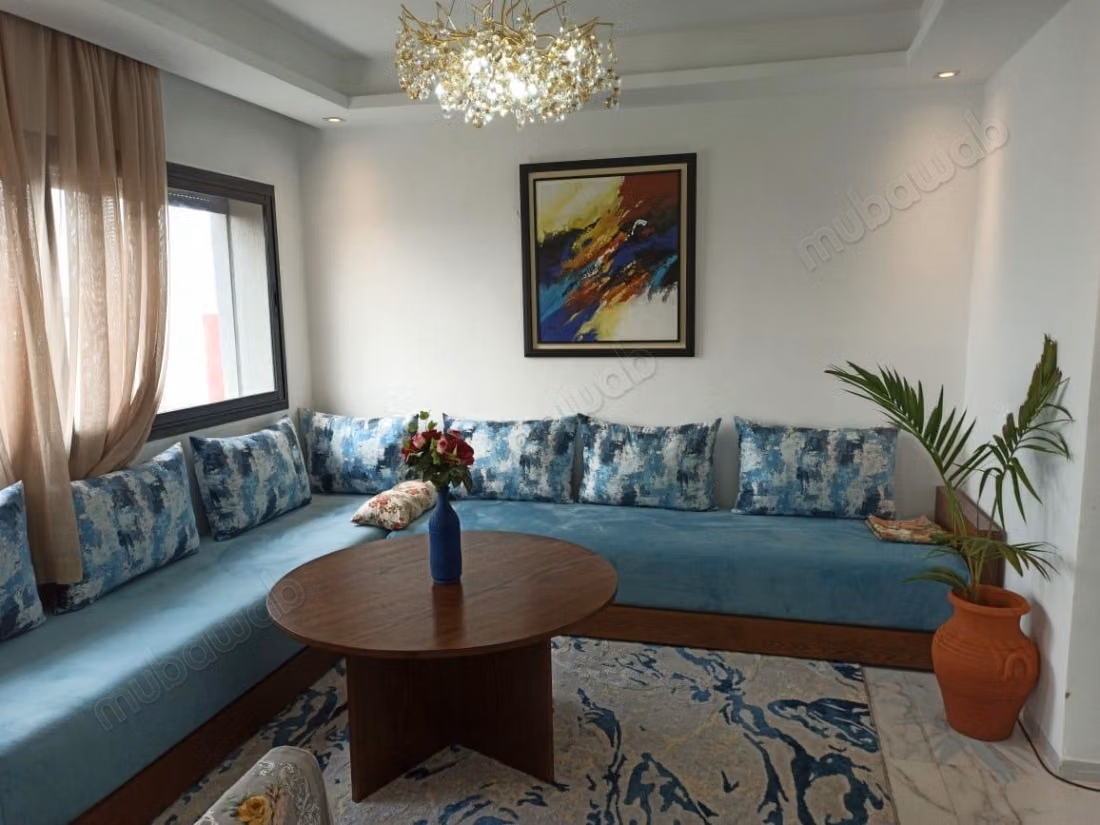 Location d'un appartement à Harhoura. 4 pièces confortables. Meublé