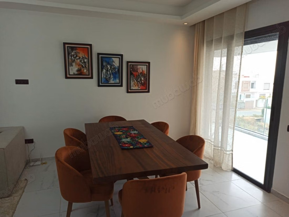 Location d'un appartement à Harhoura. 4 pièces confortables. Meublé