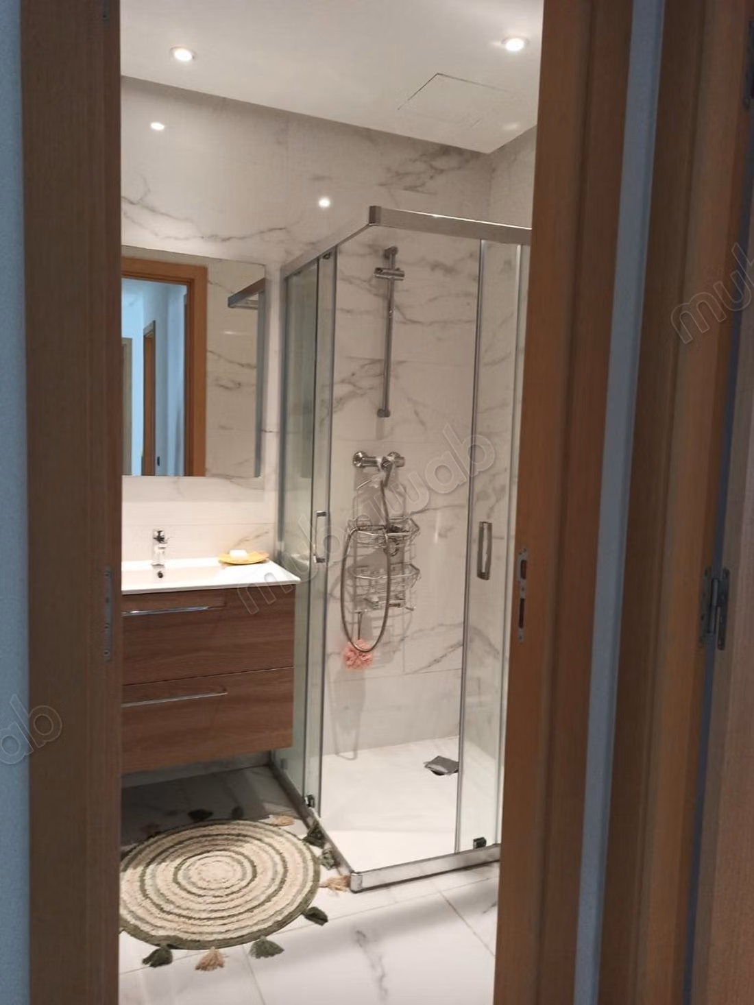 Location d'un appartement à Harhoura. 4 pièces confortables. Meublé