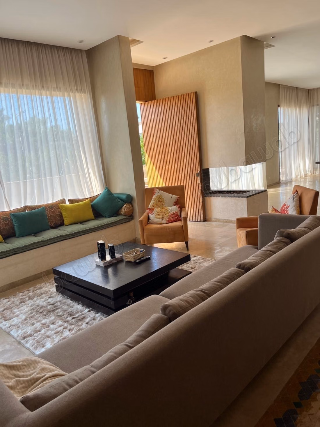 Maison de luxe à louer à Agdal. 4 belles chambres. Bien meublé