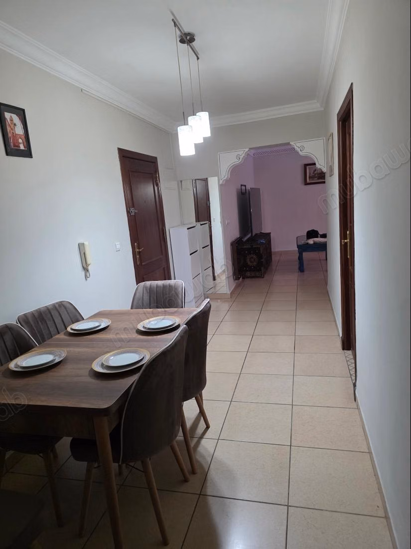 Très bel appartement en location à Guéliz. 3 grandes pièces. Bien meublé