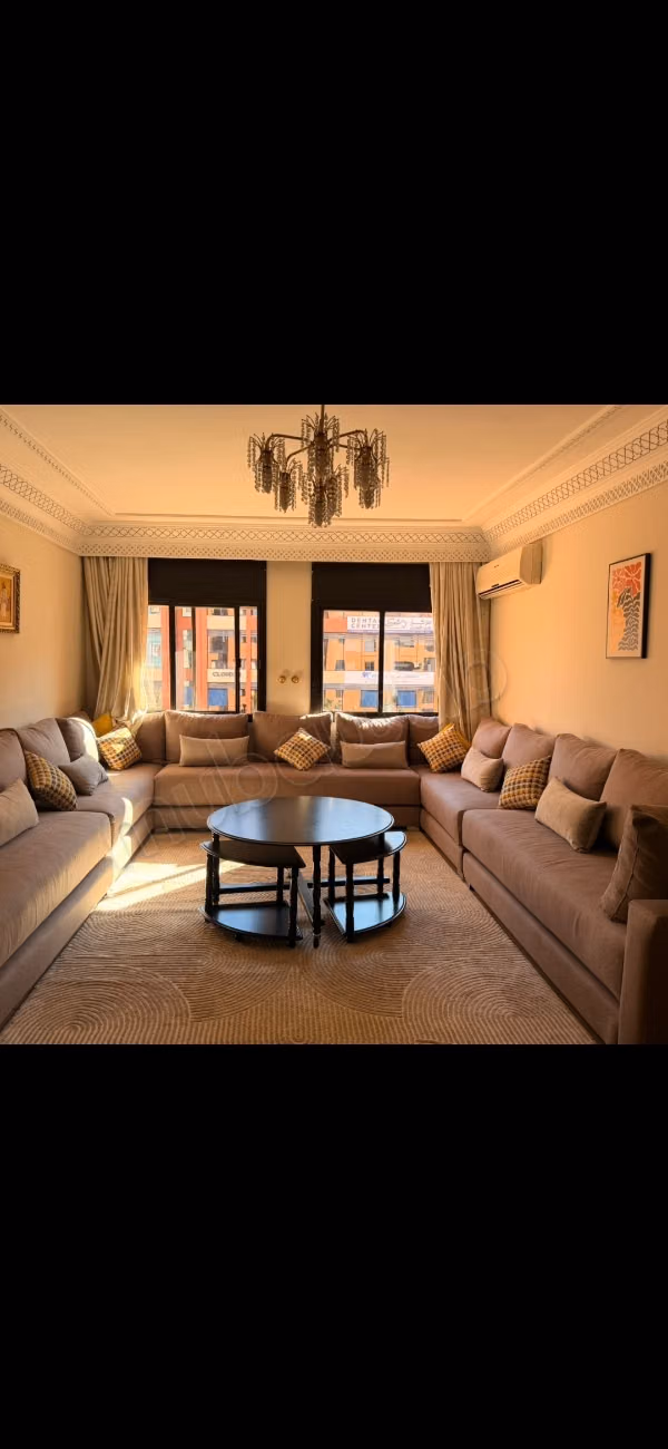 Très bel appartement en location à Guéliz. 3 grandes pièces. Bien meublé