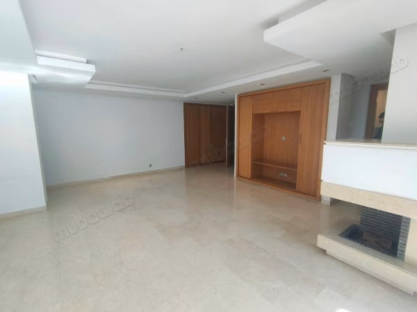 Beautiful apartment for rent in Souissi. Total area 170 m². Windows with double glazing and armored door