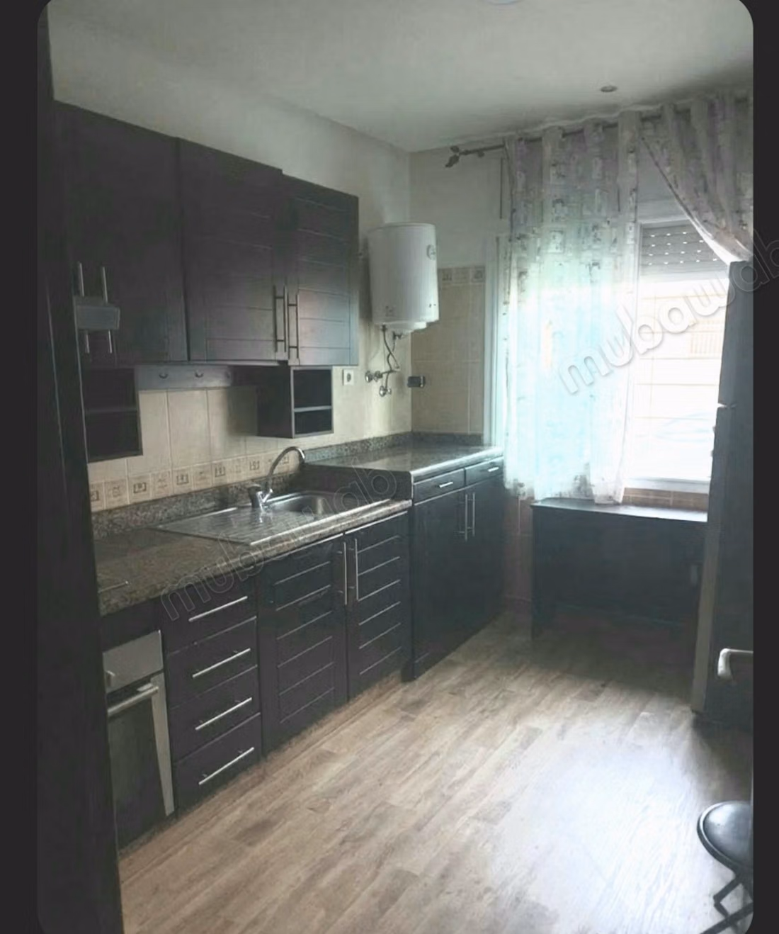 Appartement à louer à Tabriquet. 
Surface de 75 m². 
Meublé