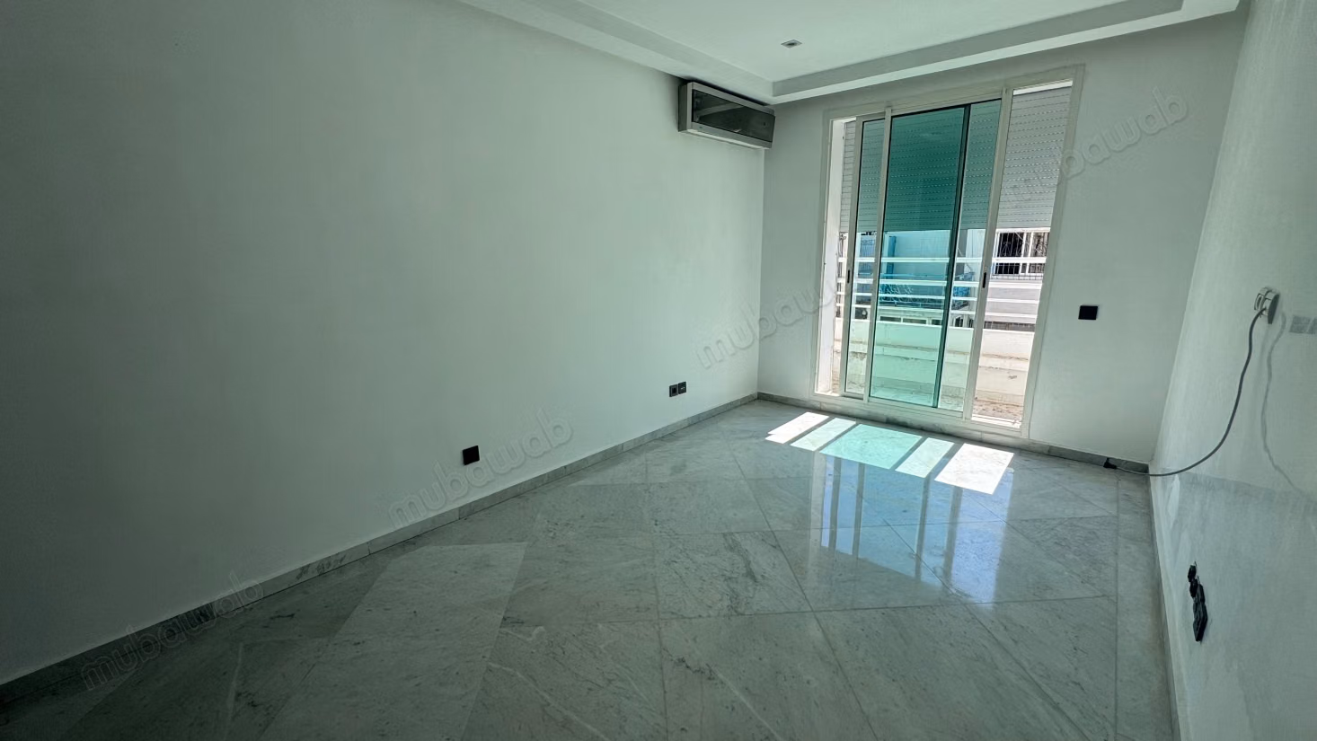 Apartment for sale in Racine. Area 265 m². Elevator and terrace