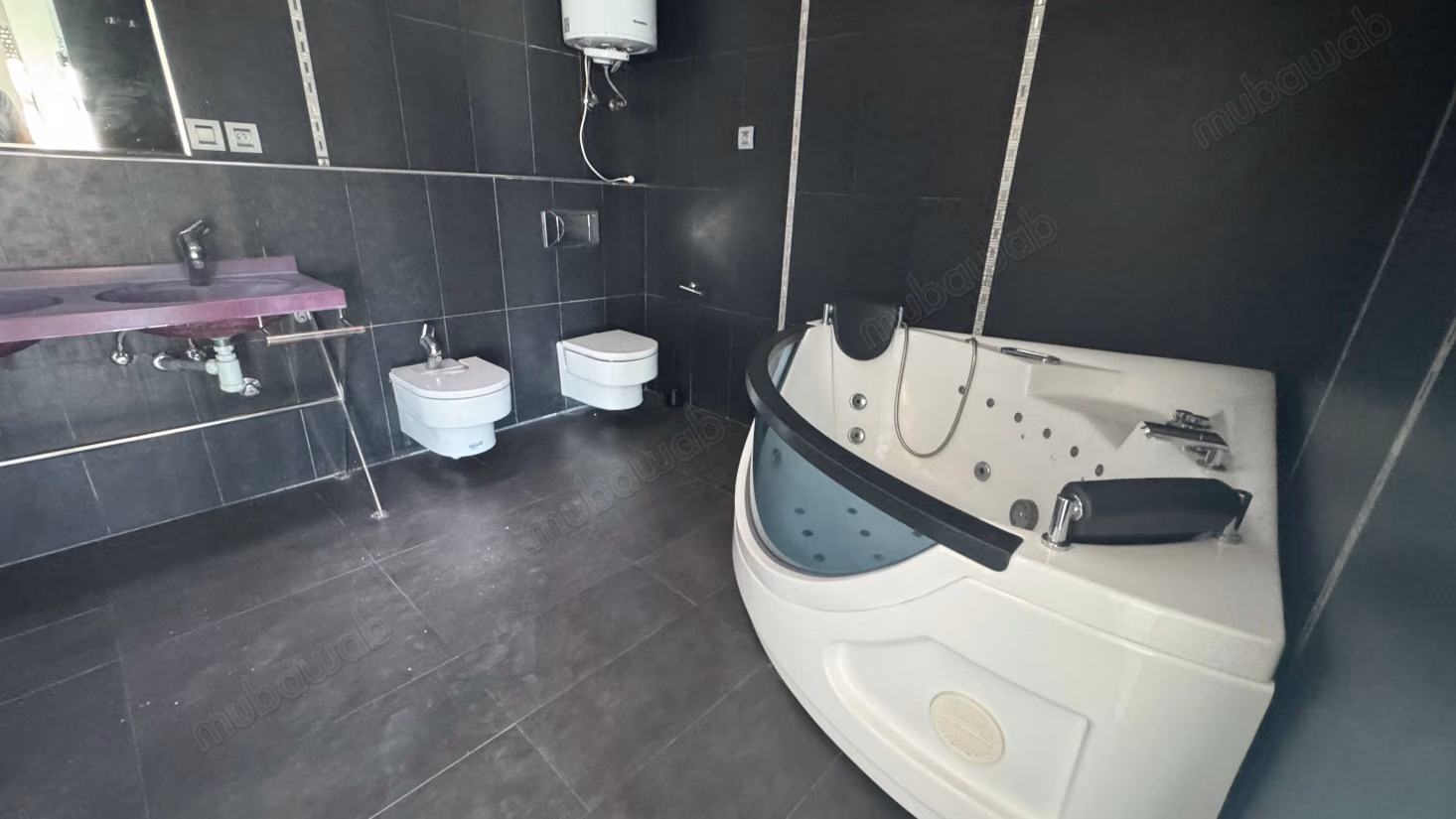 Apartment for sale in Racine. Area 265 m². Elevator and terrace