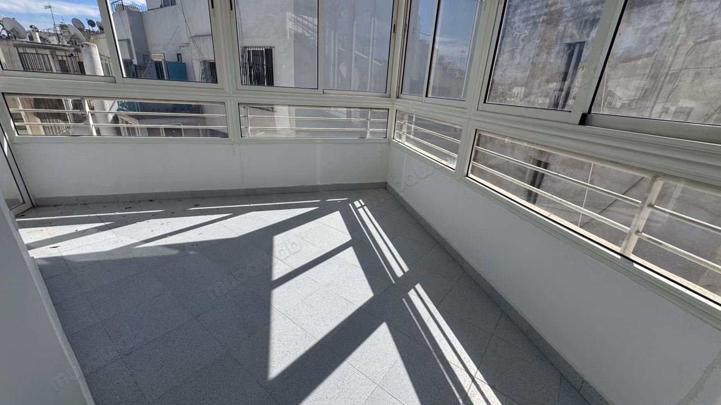 Apartment for sale in Racine. Area 265 m². Elevator and terrace