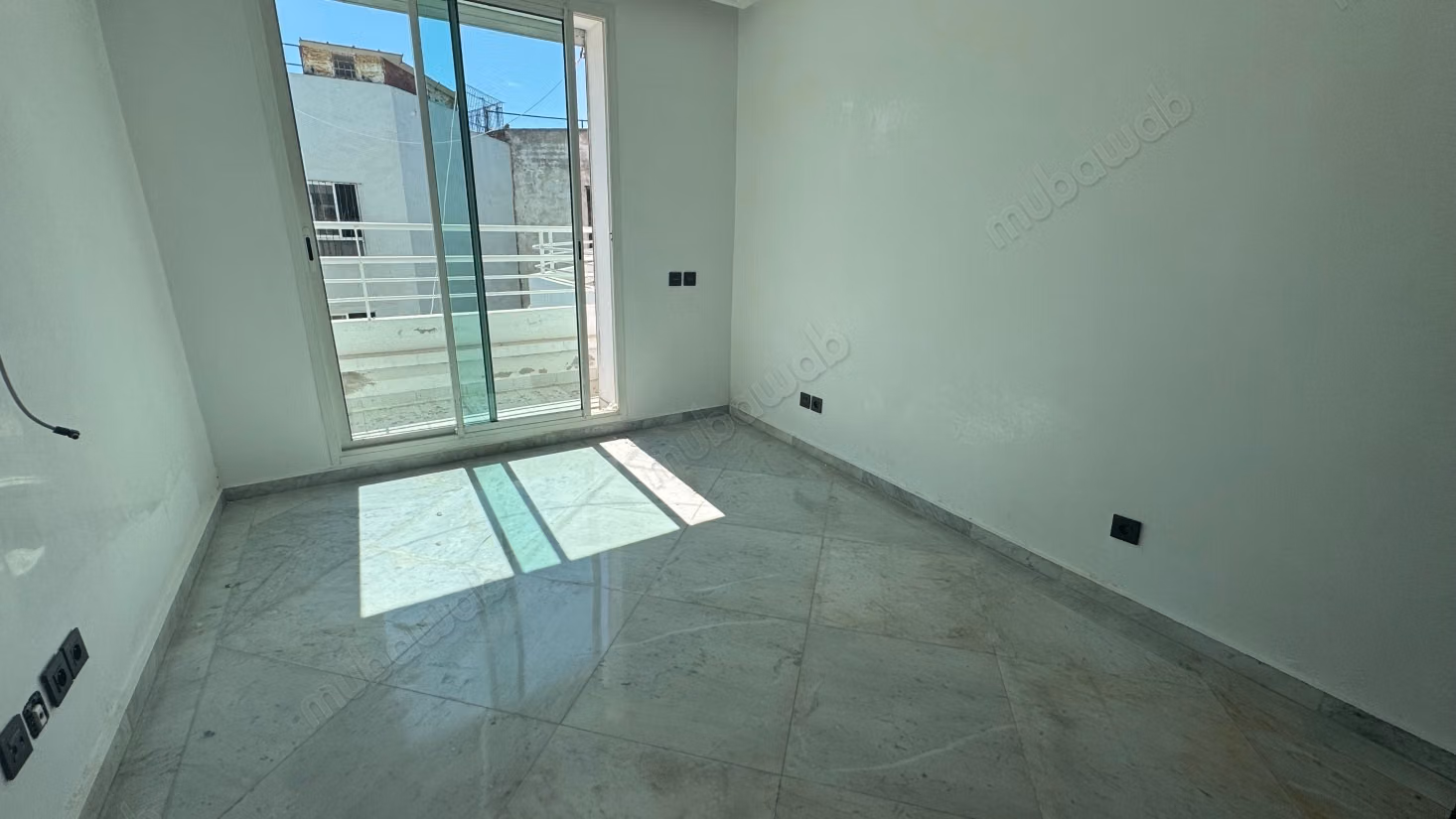 Apartment for sale in Racine. Area 265 m². Elevator and terrace