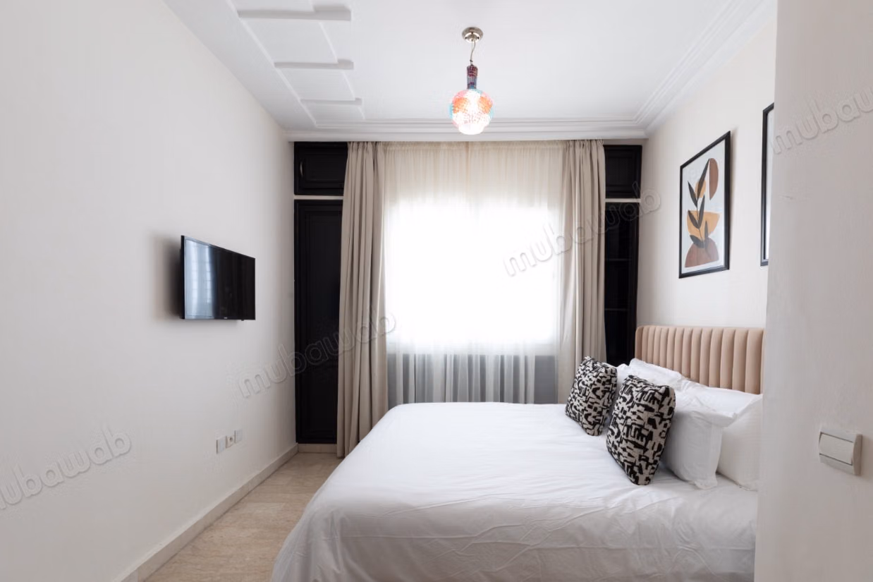 3 chambres tout equipe 
Abdelmoumen 
Casablanca