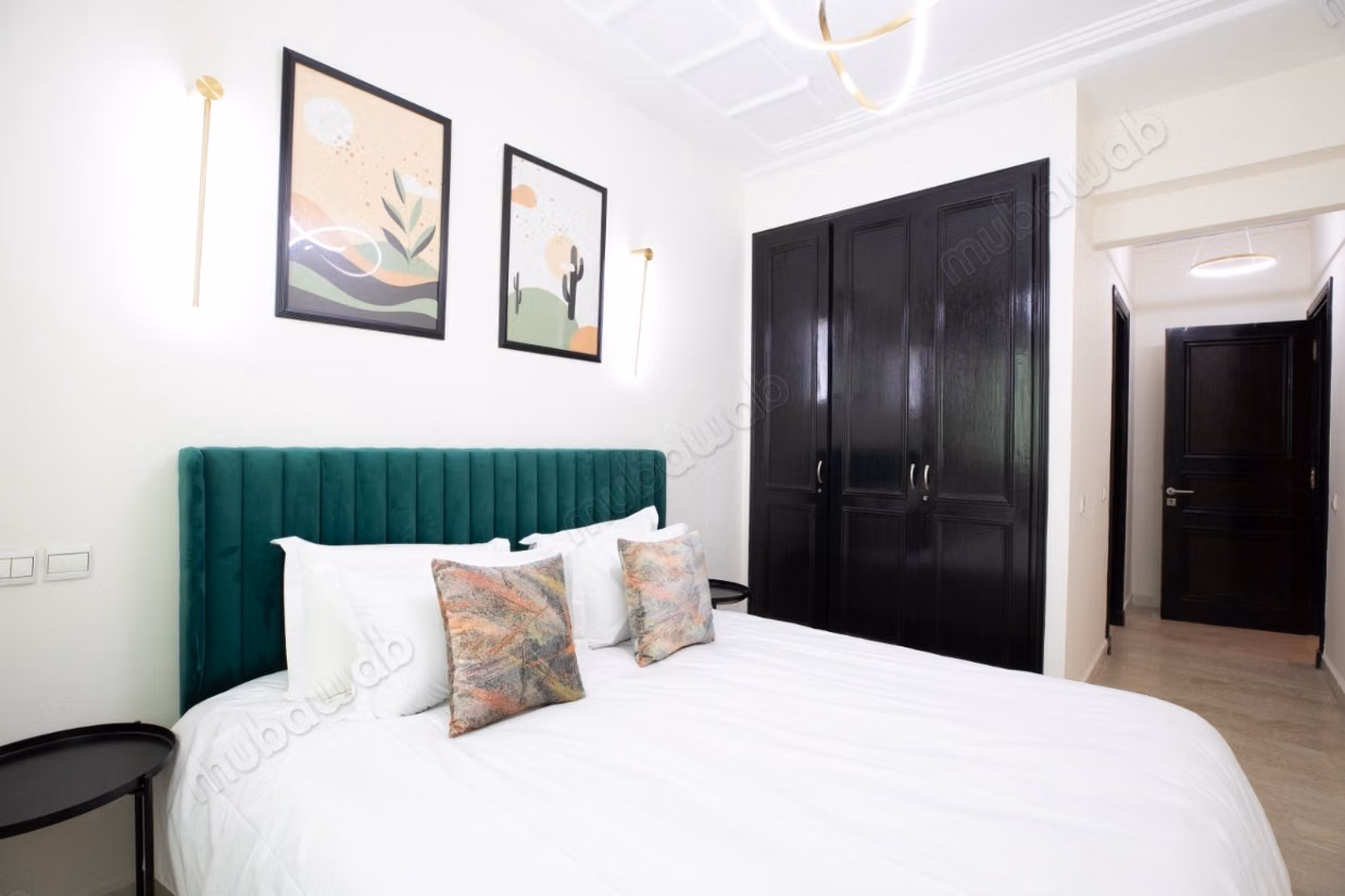 3 chambres tout equipe 
Abdelmoumen 
Casablanca