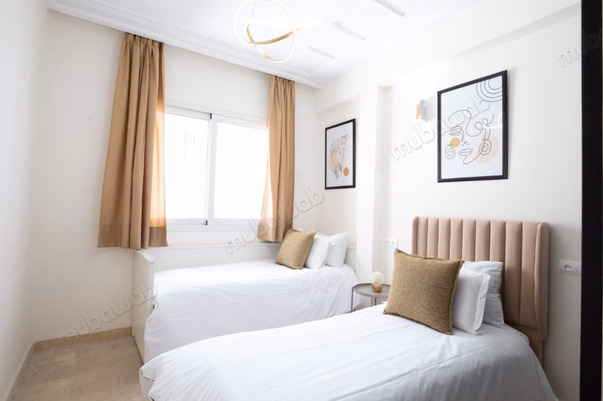 3 chambres tout equipe 
Abdelmoumen 
Casablanca