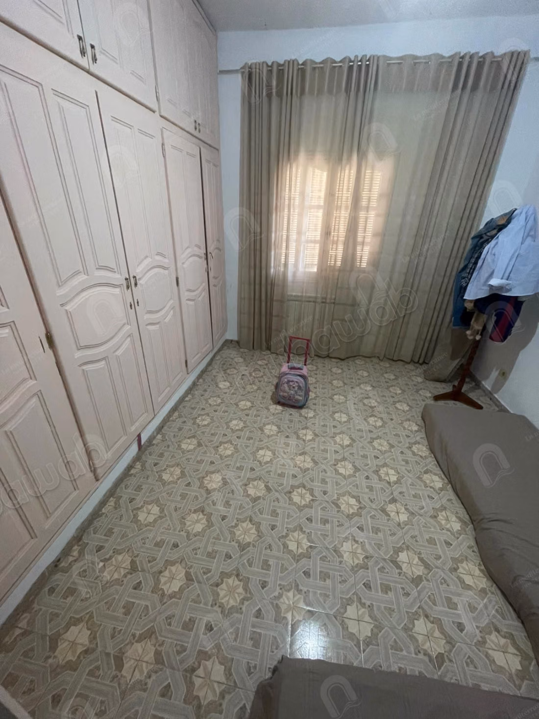 A vendre grande villa avec duplex et studio