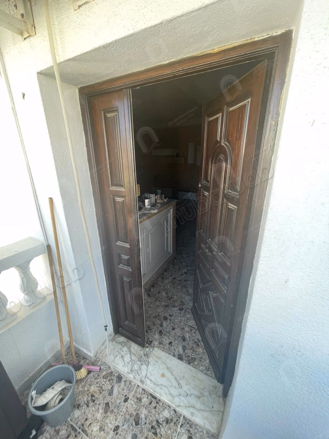 A vendre grande villa avec duplex et studio