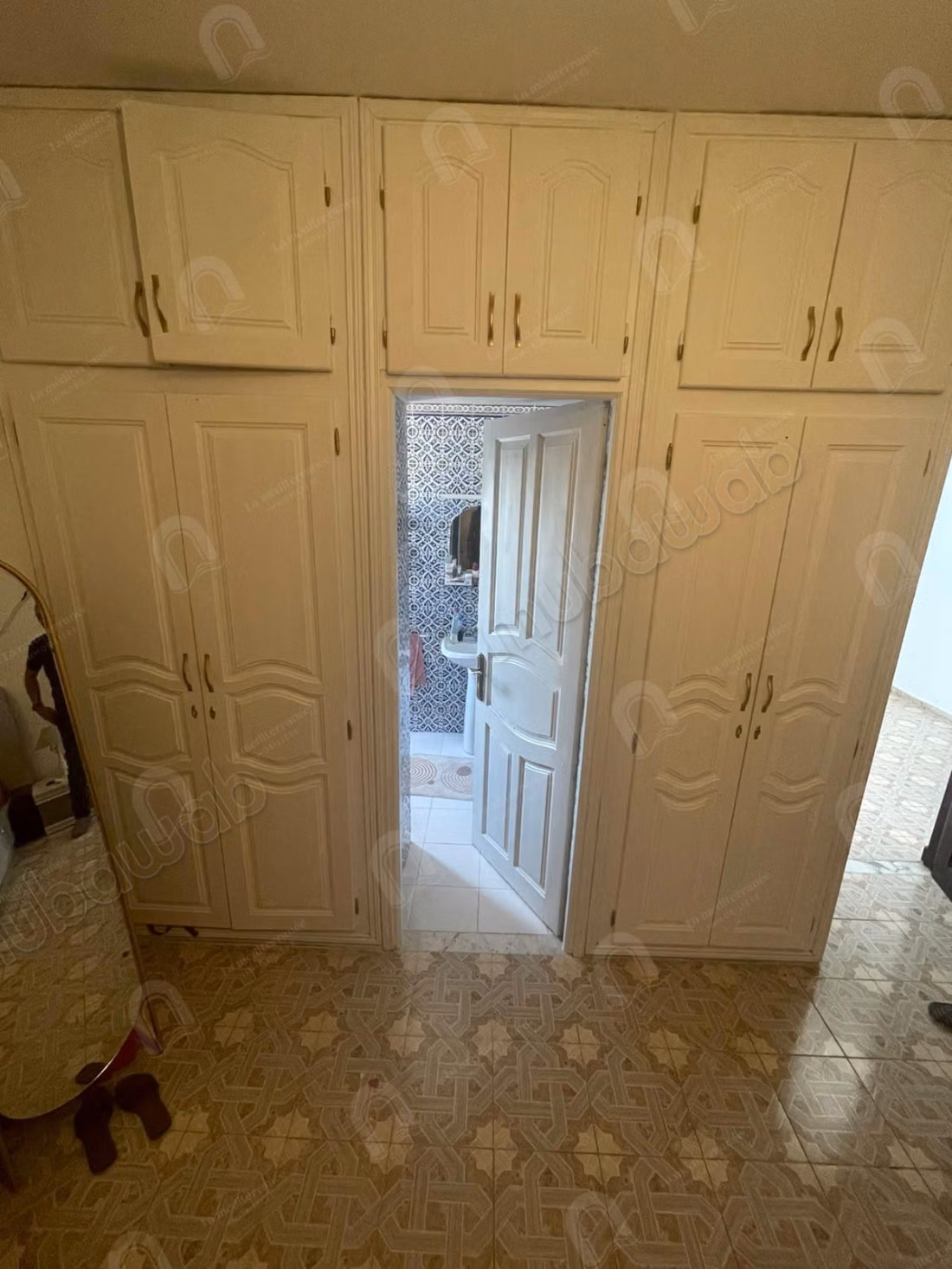 A vendre grande villa avec duplex et studio
