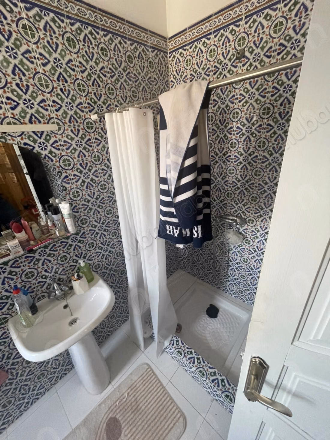 A vendre grande villa avec duplex et studio