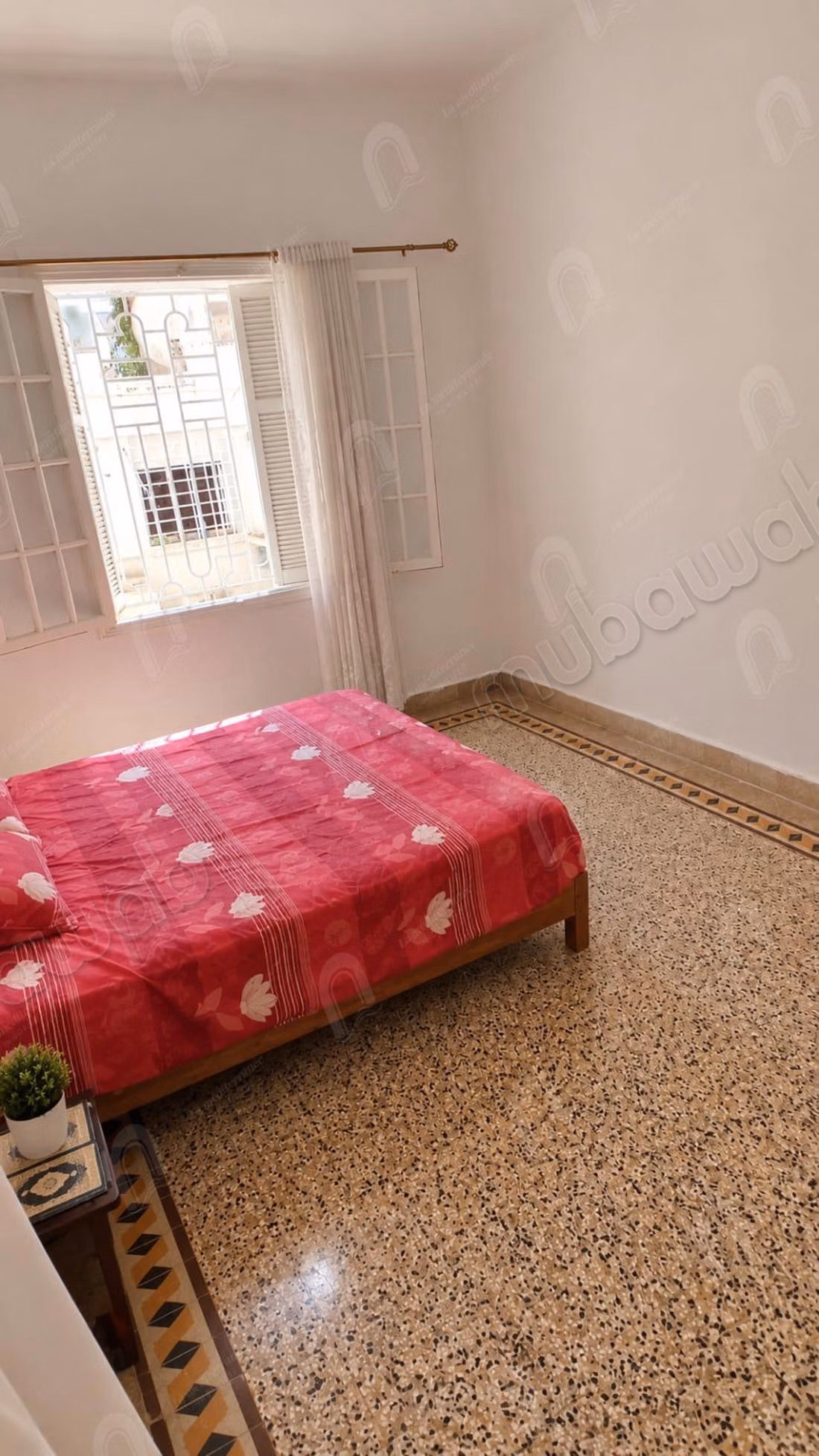 A vendre grande villa avec duplex et studio