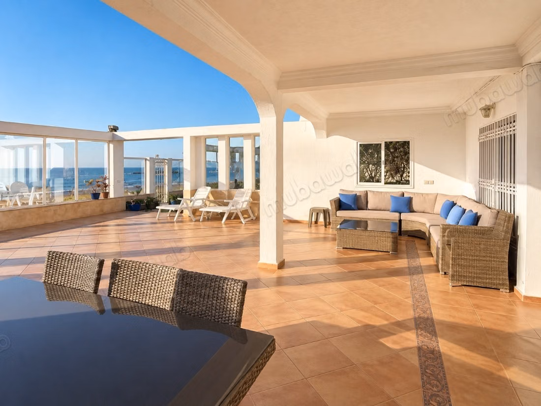 Stunning villa for sale in Harhoura. 6 rooms. Furnished