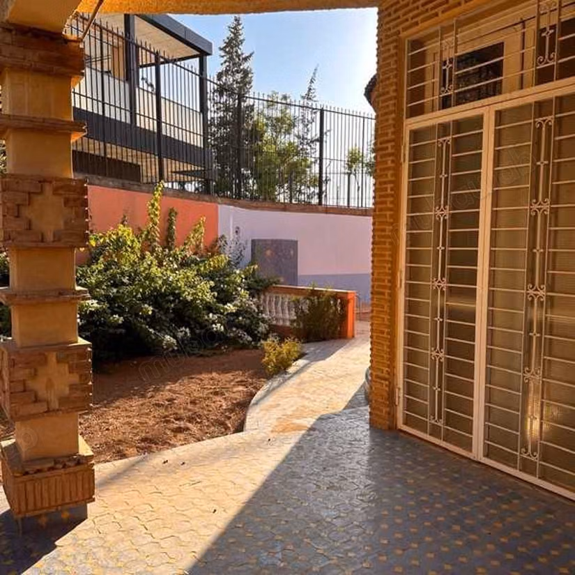 Villa for Sale of 803.0 m² in Marrakech, Route De Casablanca