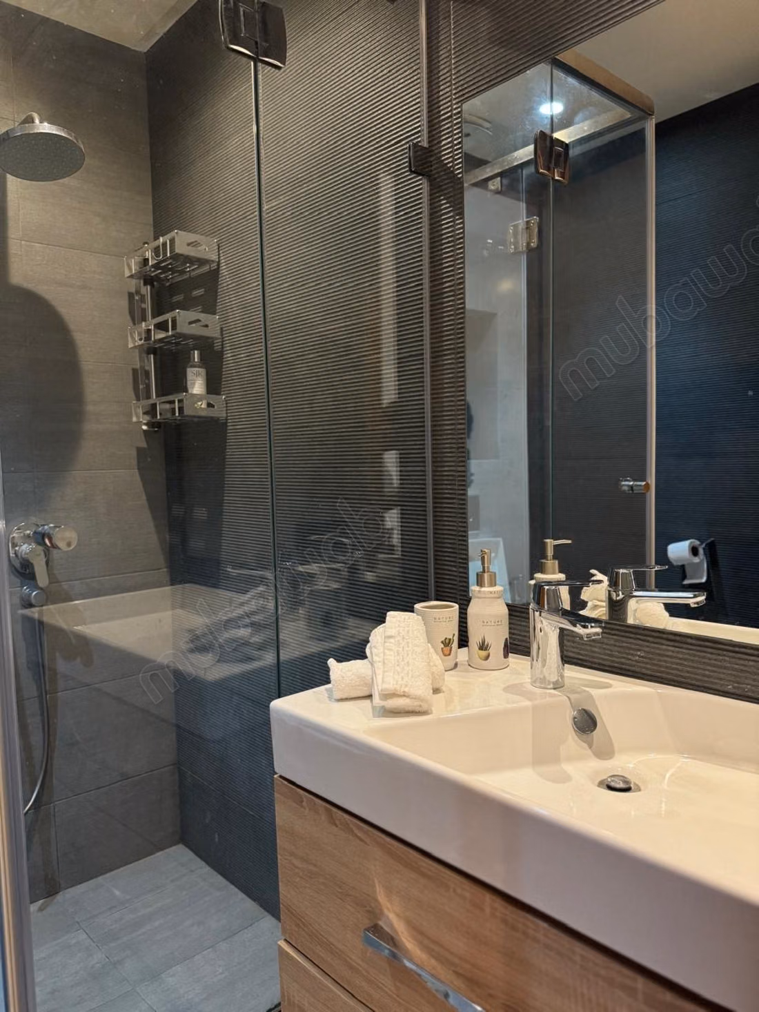 Beautiful apartment for rent in Oasis. 2 pleasant rooms. Well furnished