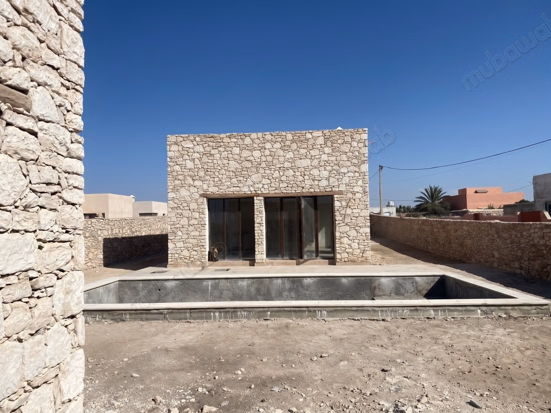 Single-storey villa, with pool, 4 bedrooms