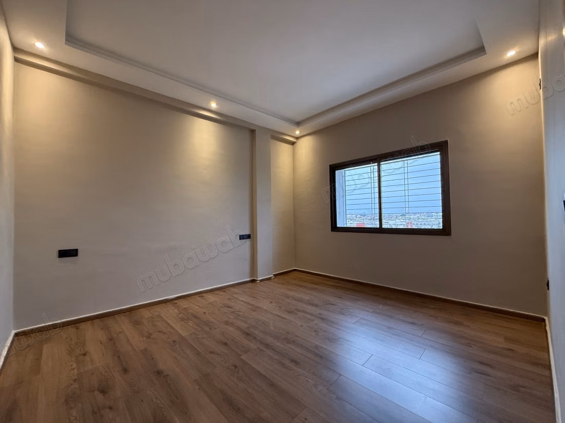 Appartement en location en Centre. 
Surface de 116 m². 
Ascenseur et places de parking