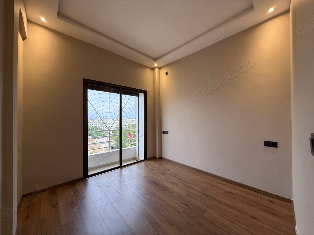Appartement en location en Centre. 
Surface de 116 m². 
Ascenseur et places de parking