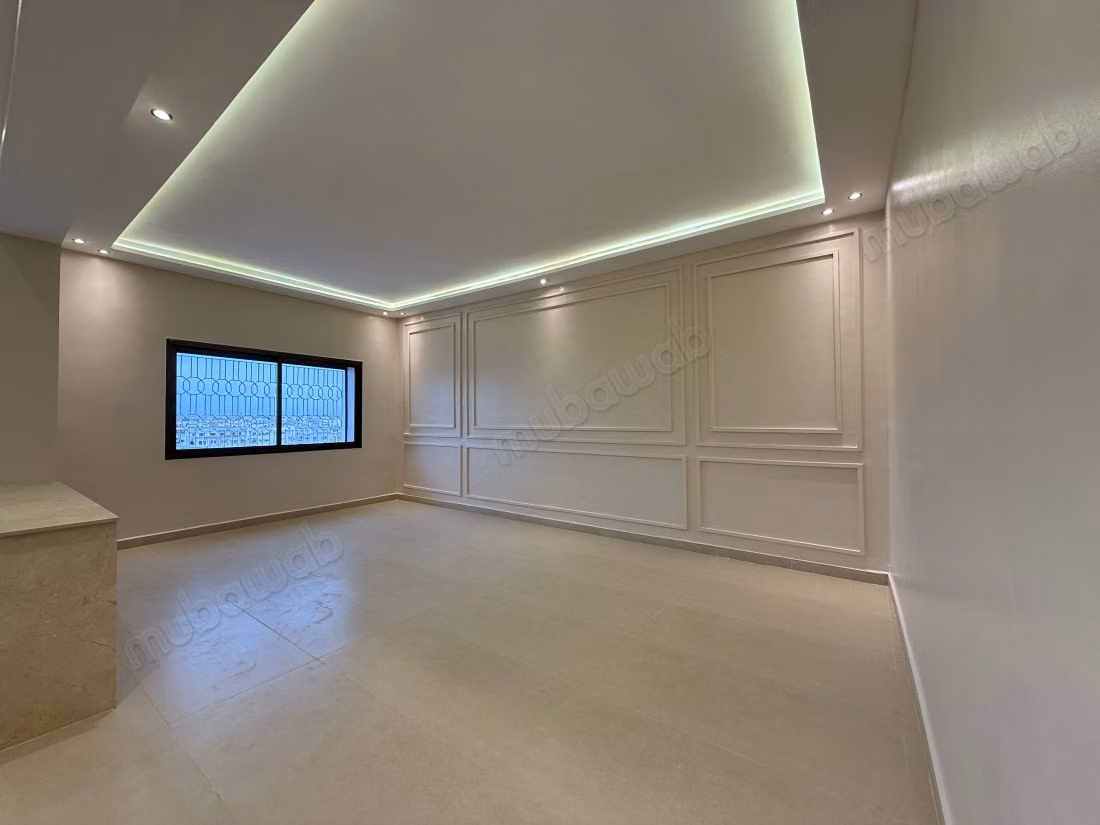Appartement en location en Centre. 
Surface de 116 m². 
Ascenseur et places de parking