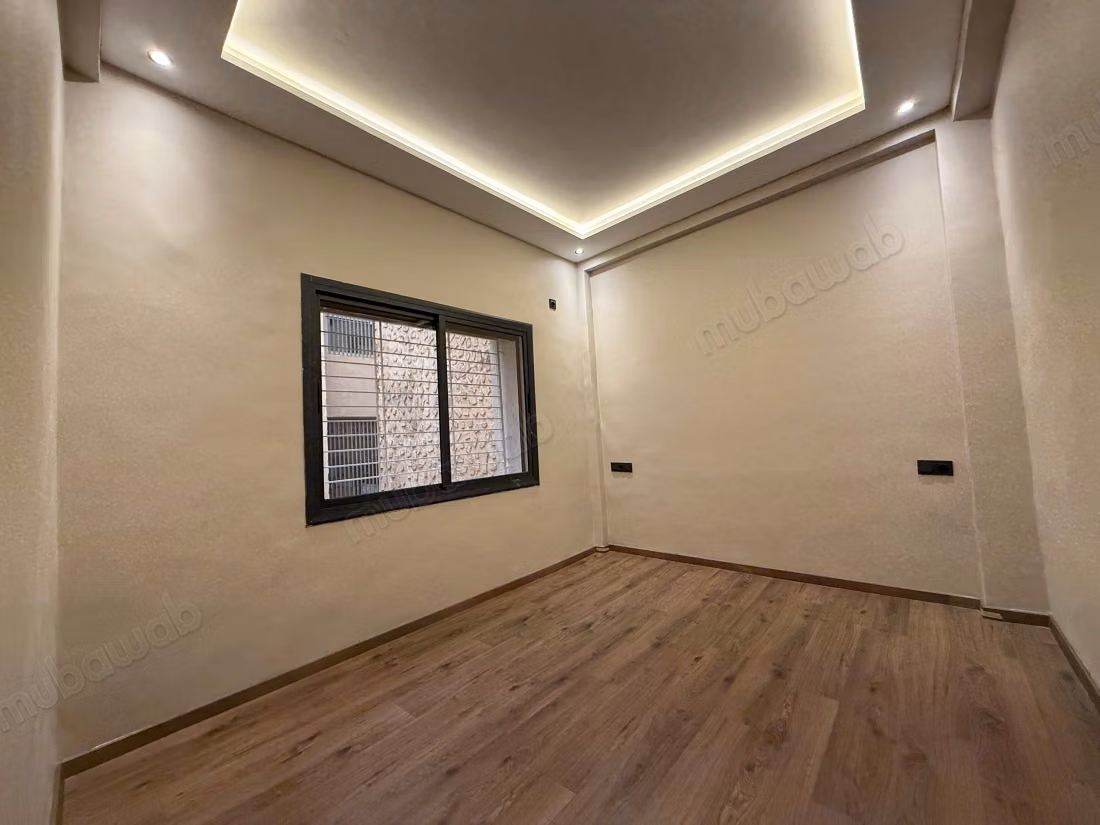Appartement en location en Centre. 
Surface de 116 m². 
Ascenseur et places de parking