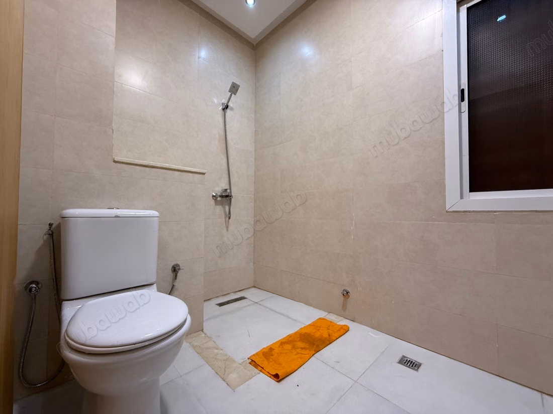 Appartement en location en Centre. 
Surface de 116 m². 
Ascenseur et places de parking