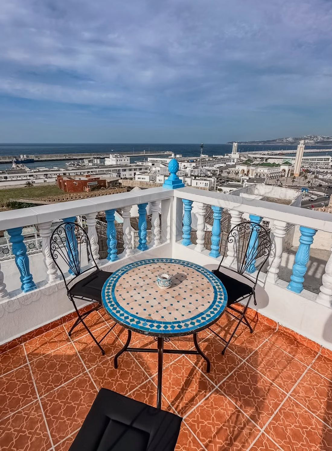 Very beautiful house for sale in Medina. 8 comfortable rooms. Well furnished