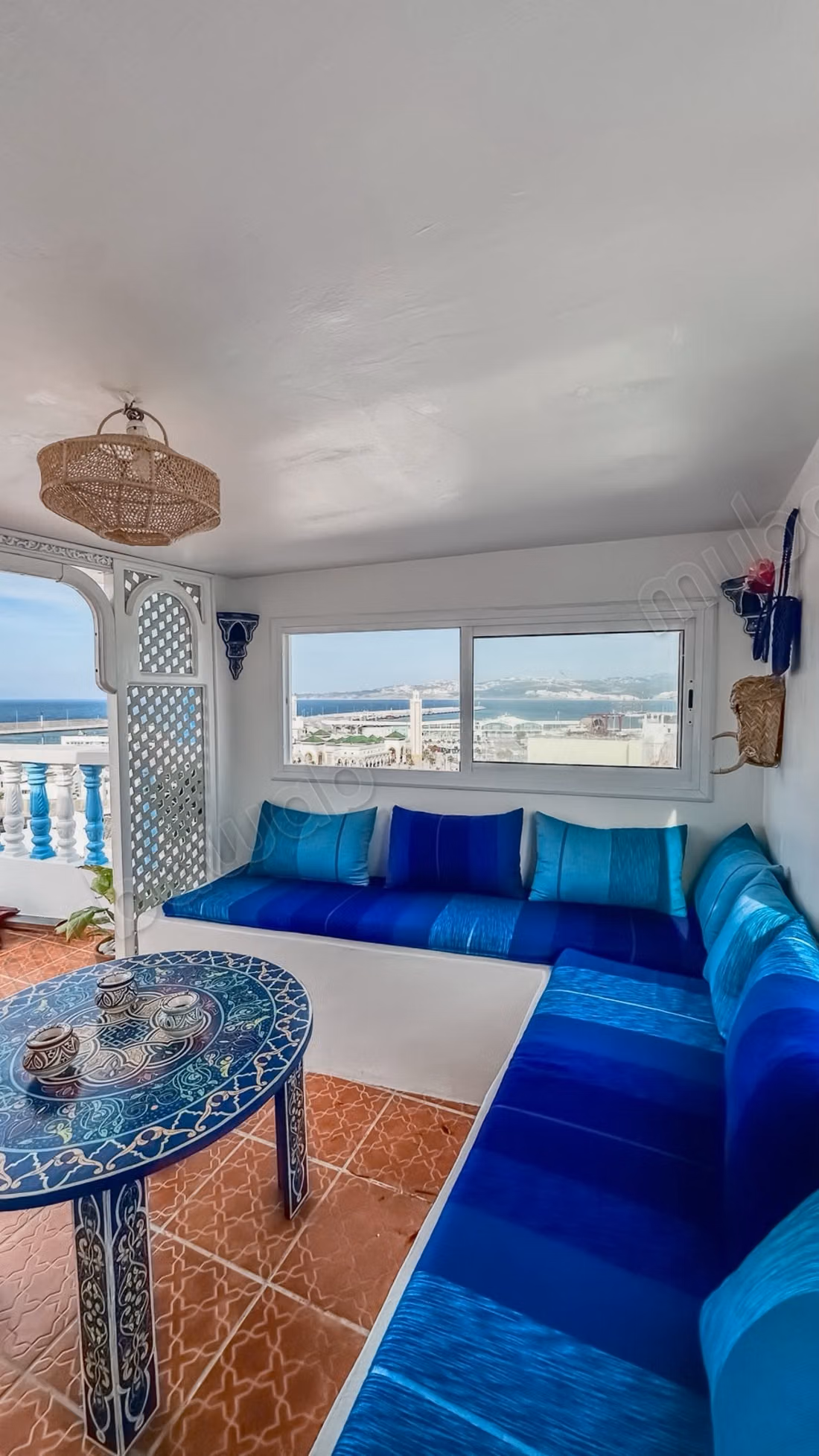 Very beautiful house for sale in Medina. 8 comfortable rooms. Well furnished