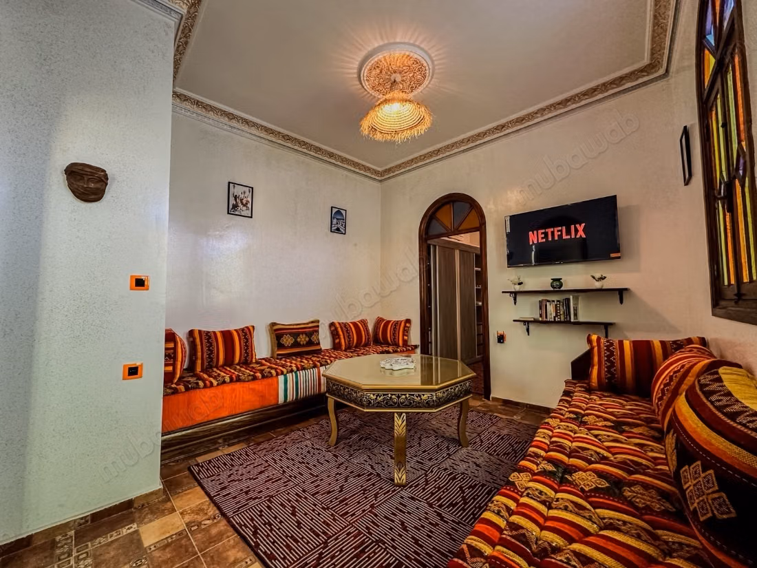 Very beautiful house for sale in Medina. 8 comfortable rooms. Well furnished