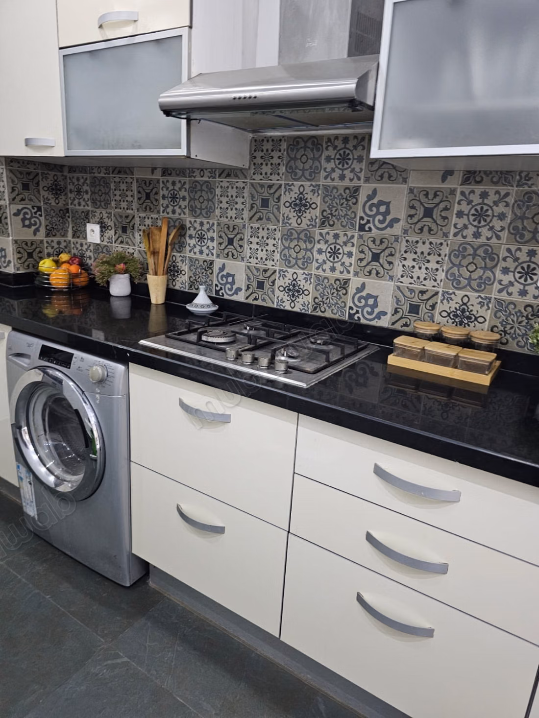 PRACHTIG GEMEUBILEERD APPARTEMENT TE HUUR