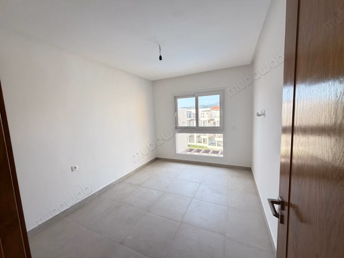 Beautiful apartment for sale in Cabo Negro. Area 64 m². Pool and concierge service